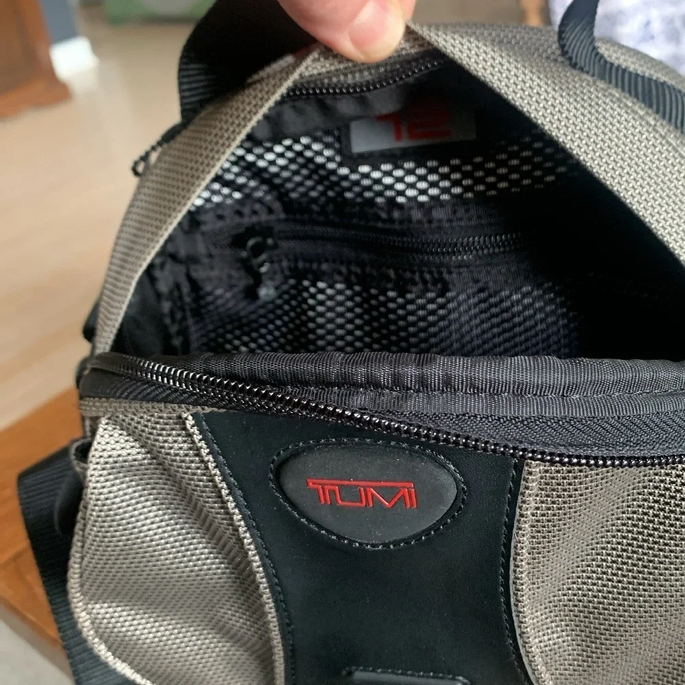 TUMI T2 Ballistic Silver and Black Camera Shoulder Crossbody Travel Bag 9x11x4